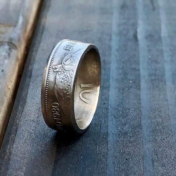 Doblelook uniquehandmade Queen Elizabeth coin ring - Picture 6 of 8